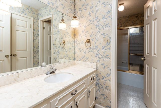 9368 ROCKY HILLS DR, Cordova, TN 38018