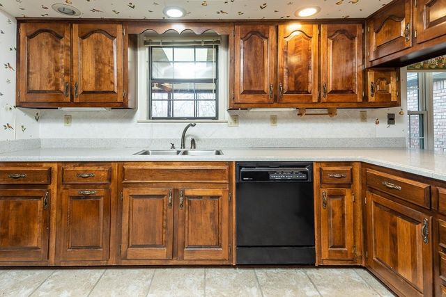 9368 ROCKY HILLS DR, Cordova, TN 38018