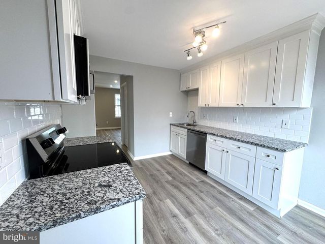 111 FRANKLIN COURT, North Wales, PA 19454