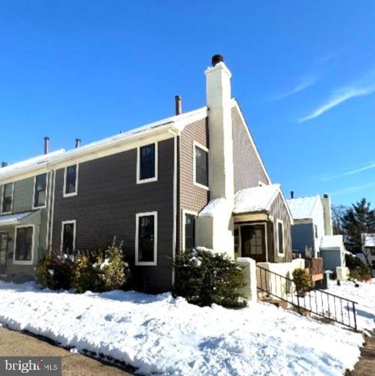 111 FRANKLIN COURT, North Wales, PA 19454