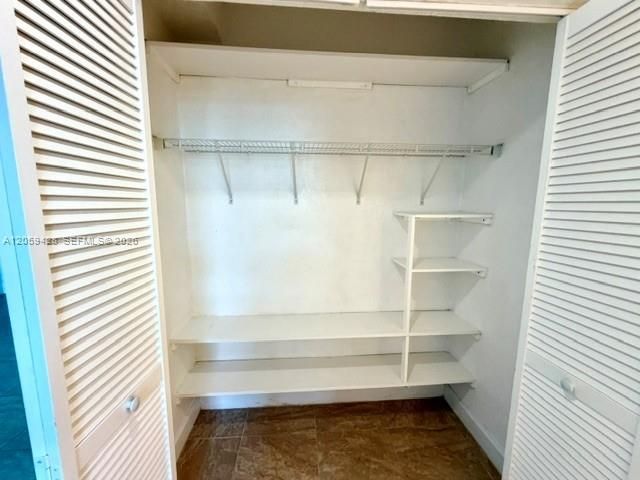 7501 E Treasure Drive 5H, North Bay Village, FL 33141
