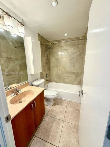 7501 E Treasure Drive 5H, North Bay Village, FL 33141