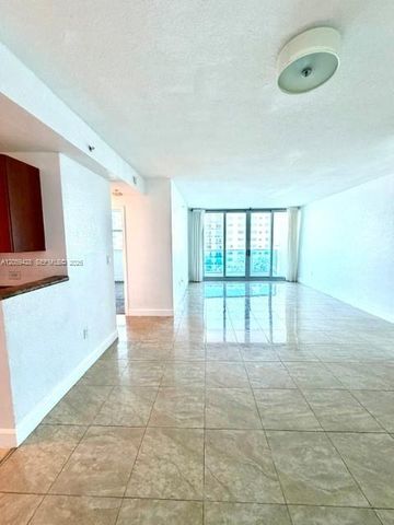 7501 E Treasure Drive 5H, North Bay Village, FL 33141