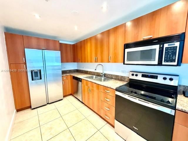 7501 E Treasure Drive 5H, North Bay Village, FL 33141