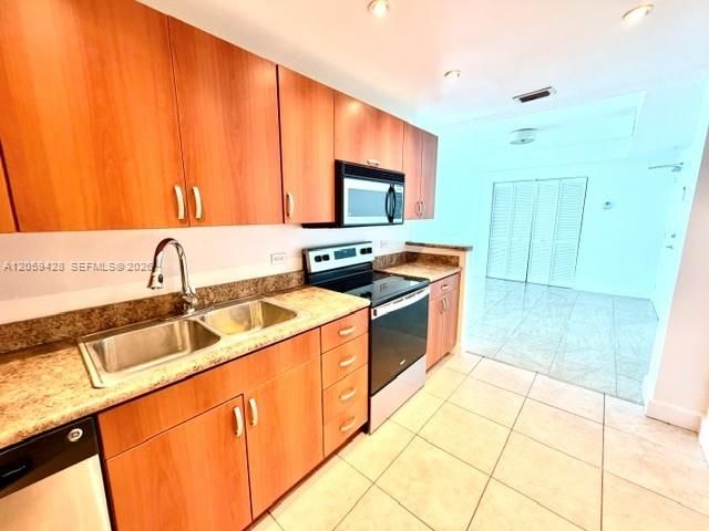7501 E Treasure Drive 5H, North Bay Village, FL 33141