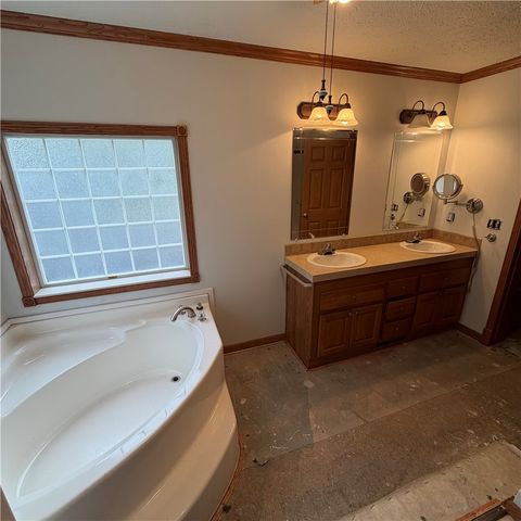 416 Crooks School Rd, Hanover Twp, PA 15026