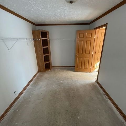 416 Crooks School Rd, Hanover Twp, PA 15026