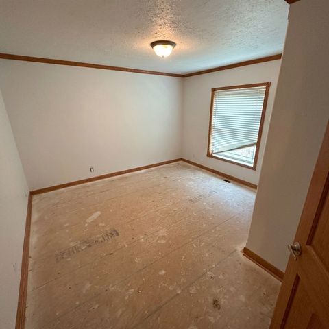 416 Crooks School Rd, Hanover Twp, PA 15026