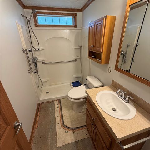 416 Crooks School Rd, Hanover Twp, PA 15026