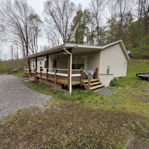 416 Crooks School Rd, Hanover Twp, PA 15026