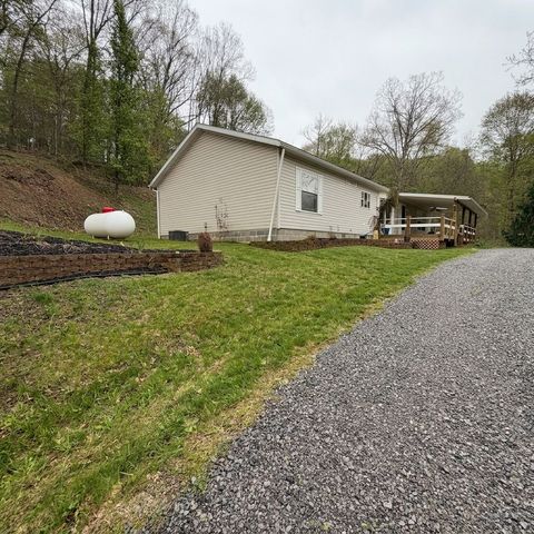 416 Crooks School Rd, Hanover Twp, PA 15026