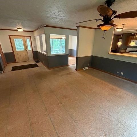 416 Crooks School Rd, Hanover Twp, PA 15026