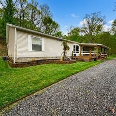 416 Crooks School Rd, Hanover Twp, PA 15026