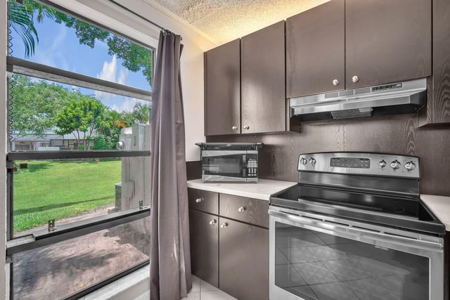 341 NW 36th Avenue, Deerfield Beach, FL 33442