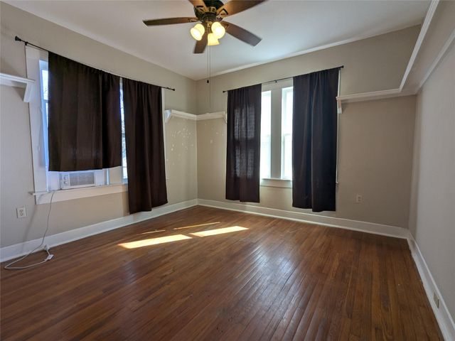 207 W 5th ST, Lampasas, TX 76550