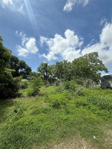 207 Prune Street, La Marque, TX 77568