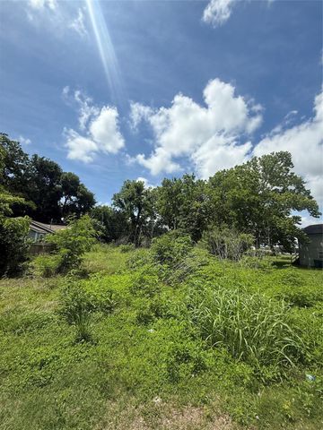 207 Prune Street, La Marque, TX 77568