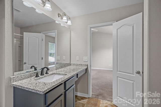 8226 Paw Valley Lane, Charlotte, NC 28214