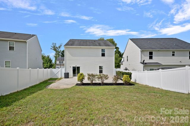 8226 Paw Valley Lane, Charlotte, NC 28214