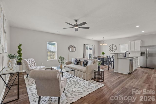 8226 Paw Valley Lane, Charlotte, NC 28214