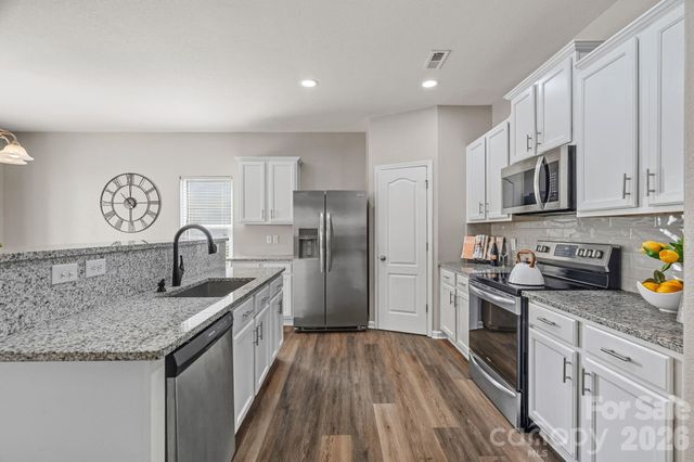 8226 Paw Valley Lane, Charlotte, NC 28214