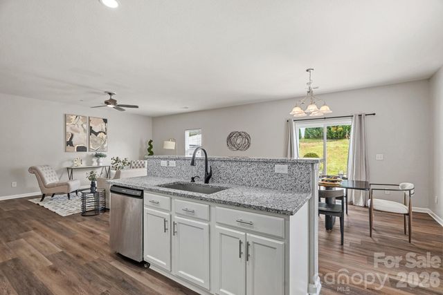 8226 Paw Valley Lane, Charlotte, NC 28214