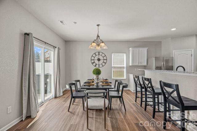 8226 Paw Valley Lane, Charlotte, NC 28214