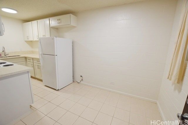 1120 Hassinger Street 107, Honolulu, HI 96822