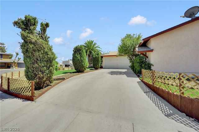 1825 Shadow Mountain Place, Las Vegas, NV 89108