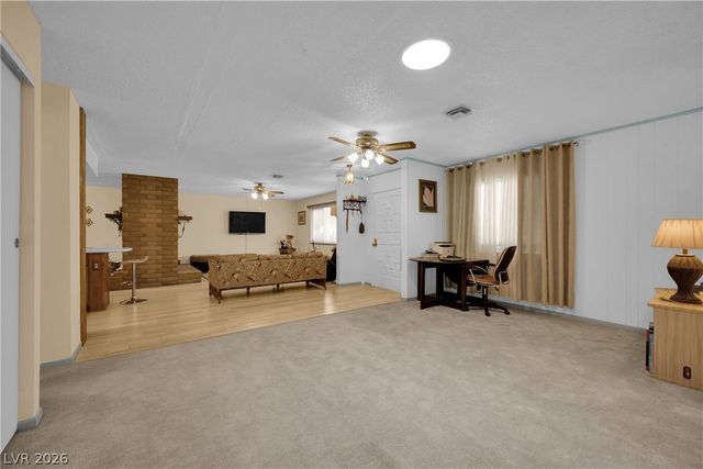 1825 Shadow Mountain Place, Las Vegas, NV 89108