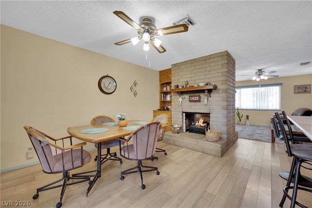 1825 Shadow Mountain Place, Las Vegas, NV 89108