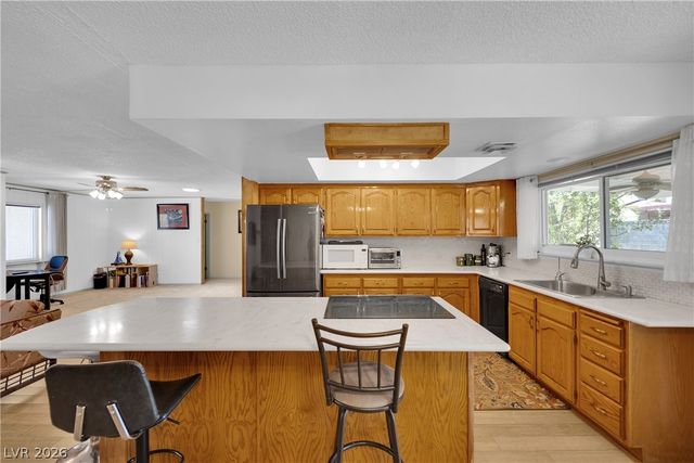 1825 Shadow Mountain Place, Las Vegas, NV 89108