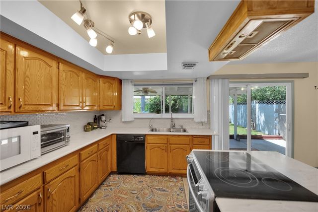 1825 Shadow Mountain Place, Las Vegas, NV 89108