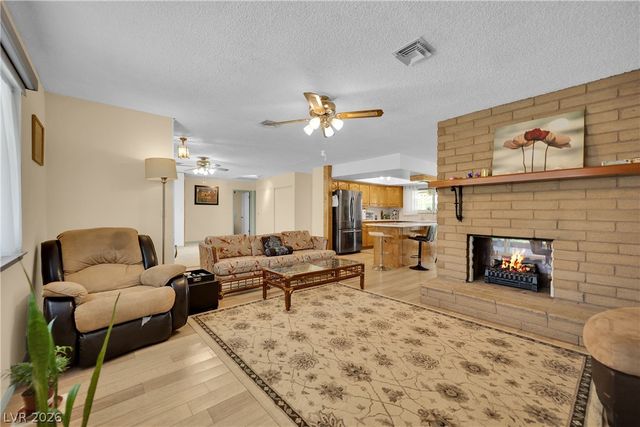 1825 Shadow Mountain Place, Las Vegas, NV 89108