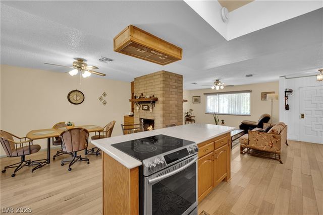 1825 Shadow Mountain Place, Las Vegas, NV 89108