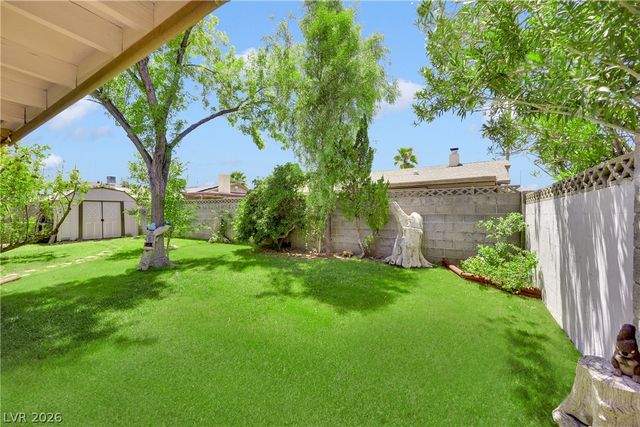 1825 Shadow Mountain Place, Las Vegas, NV 89108