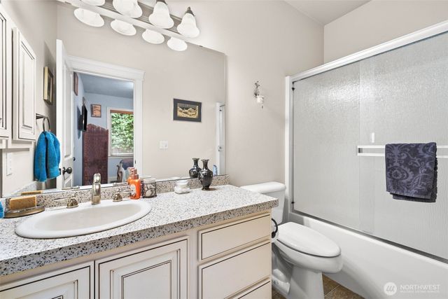 2010 30th Street Ct SE, Puyallup, WA 98372