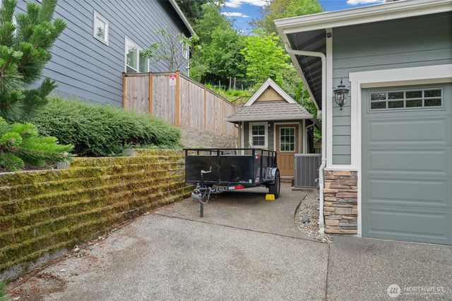 2010 30th Street Ct SE, Puyallup, WA 98372