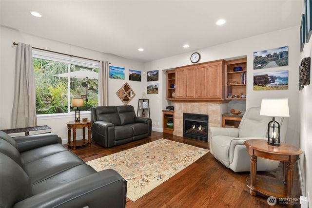 2010 30th Street Ct SE, Puyallup, WA 98372