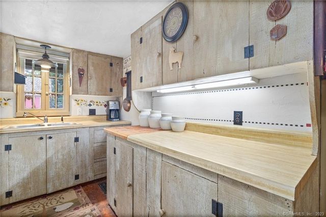 1250 Route 171, Woodstock, CT 06281