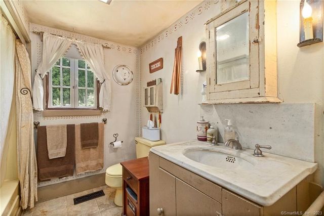 1250 Route 171, Woodstock, CT 06281