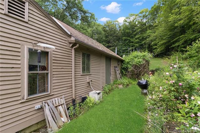 1250 Route 171, Woodstock, CT 06281