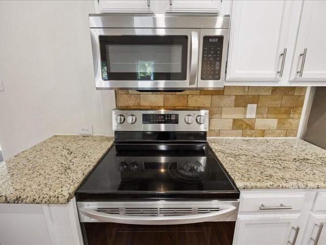 7045 Shadow Bend Drive, Fort Worth, TX 76137