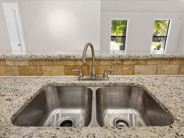 7045 Shadow Bend Drive, Fort Worth, TX 76137