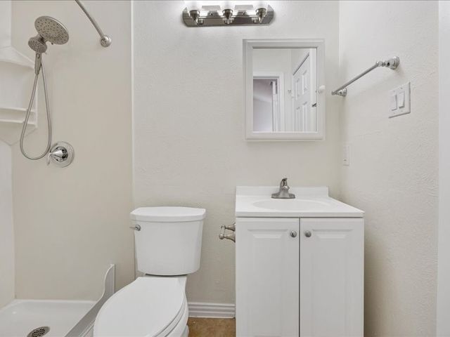 7045 Shadow Bend Drive, Fort Worth, TX 76137