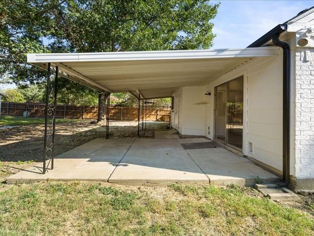 7045 Shadow Bend Drive, Fort Worth, TX 76137