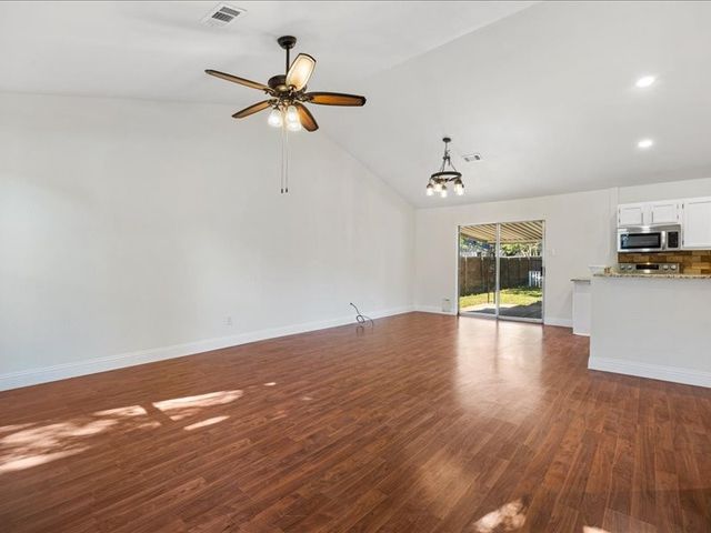 7045 Shadow Bend Drive, Fort Worth, TX 76137