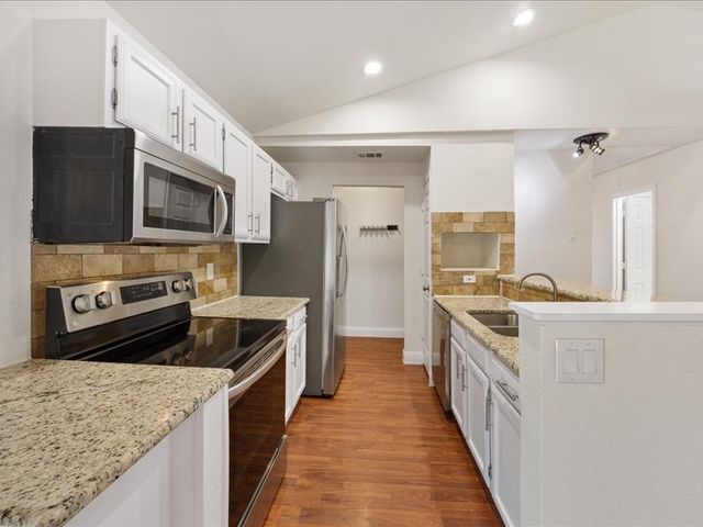 7045 Shadow Bend Drive, Fort Worth, TX 76137