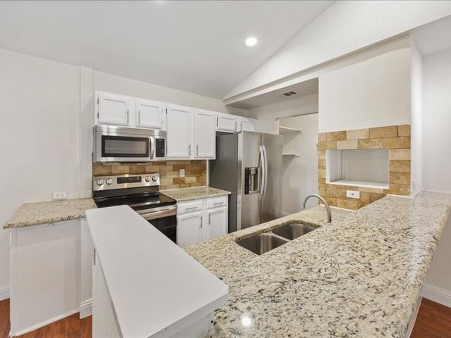 7045 Shadow Bend Drive, Fort Worth, TX 76137