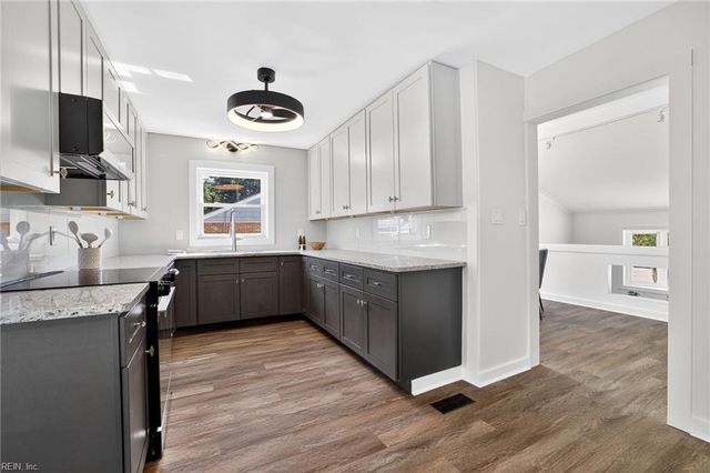 928 Redwood CIR, Virginia Beach, VA 23464